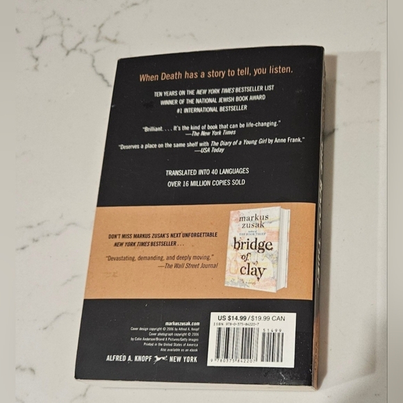 The Book Thief Markus Zusak New York Times Bestseller Paperback - Picture 2 of 8